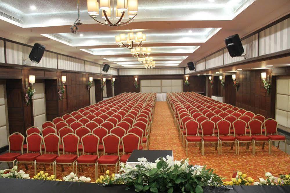 Quality Inn Viha Kumbakonam Eksteriør bilde